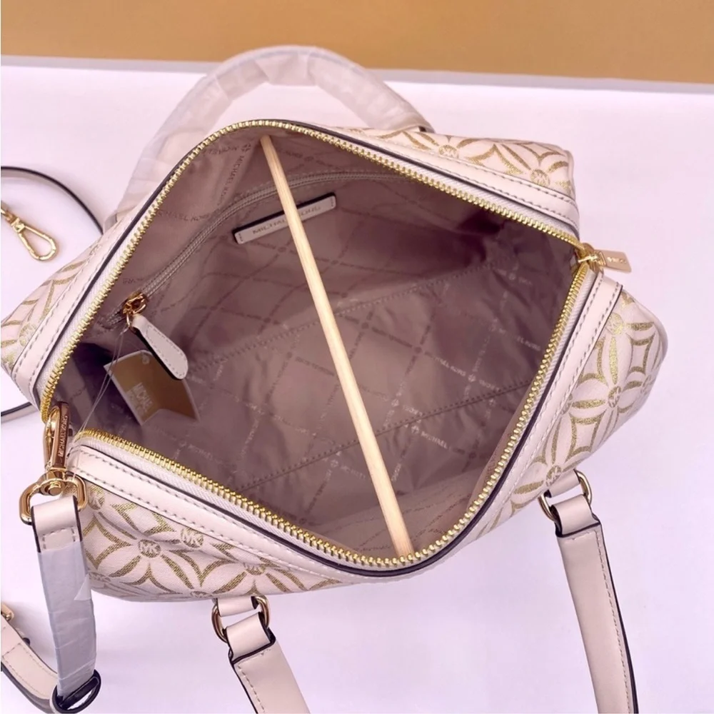 MICHAEL KORS JST TRAVEL MEDIUM DUFFLE SATCHEL CROSSBODY BAG - Picture 7 of 9